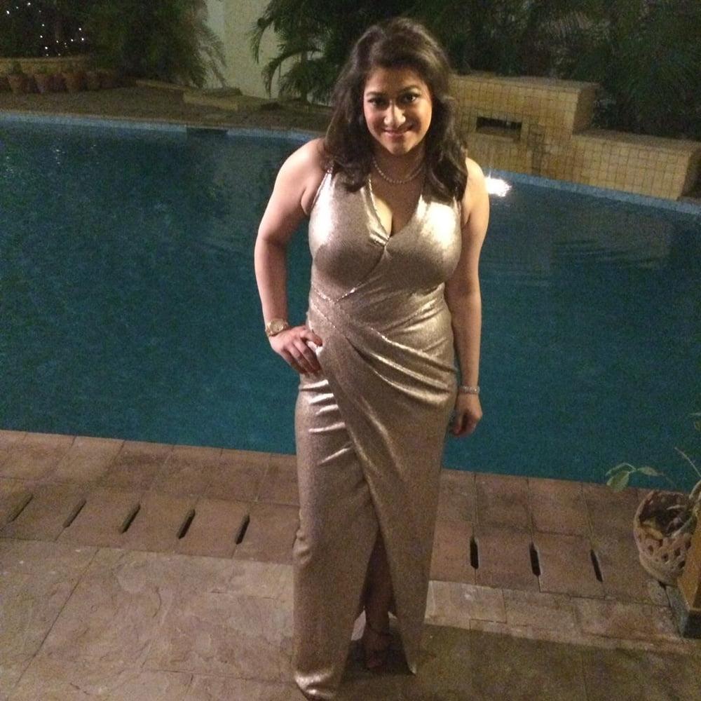 6P Desi Indian Paki Cleavage Part 15