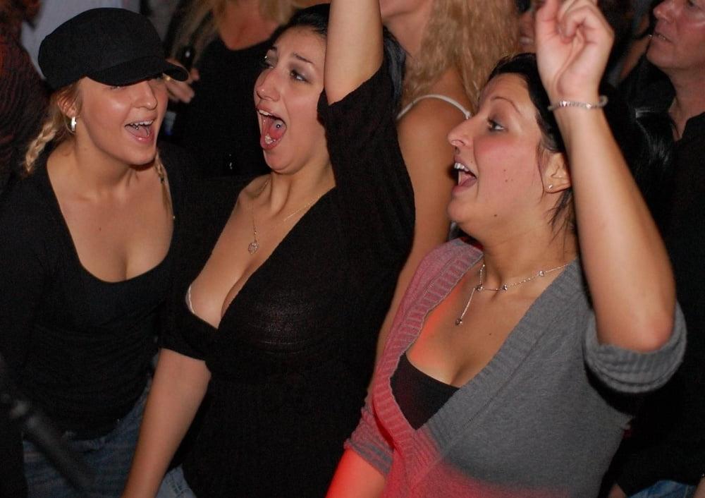 25P Cleavage Downblouse  &amp; Nipple Peeks Collection Vol. 88