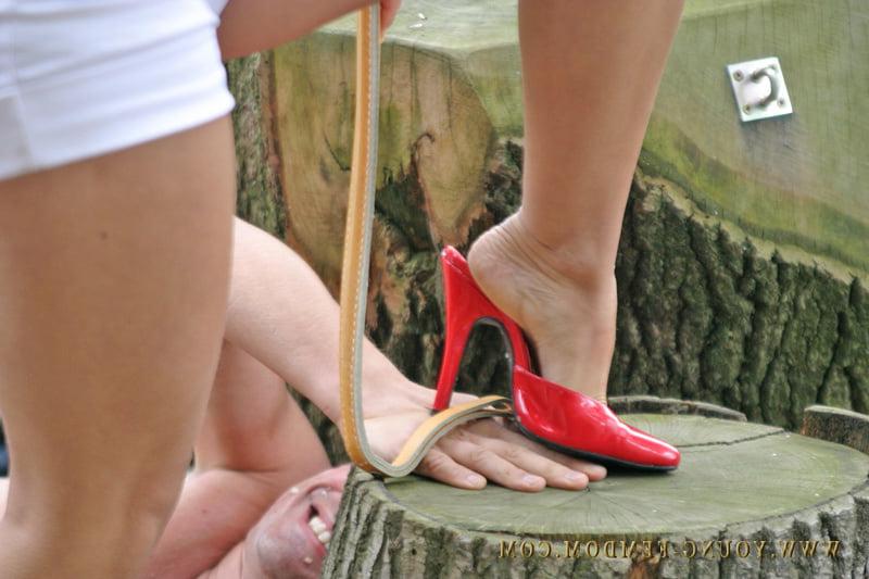 10P Nina and Fanny have a Femdom Picnic with 2 Slaves