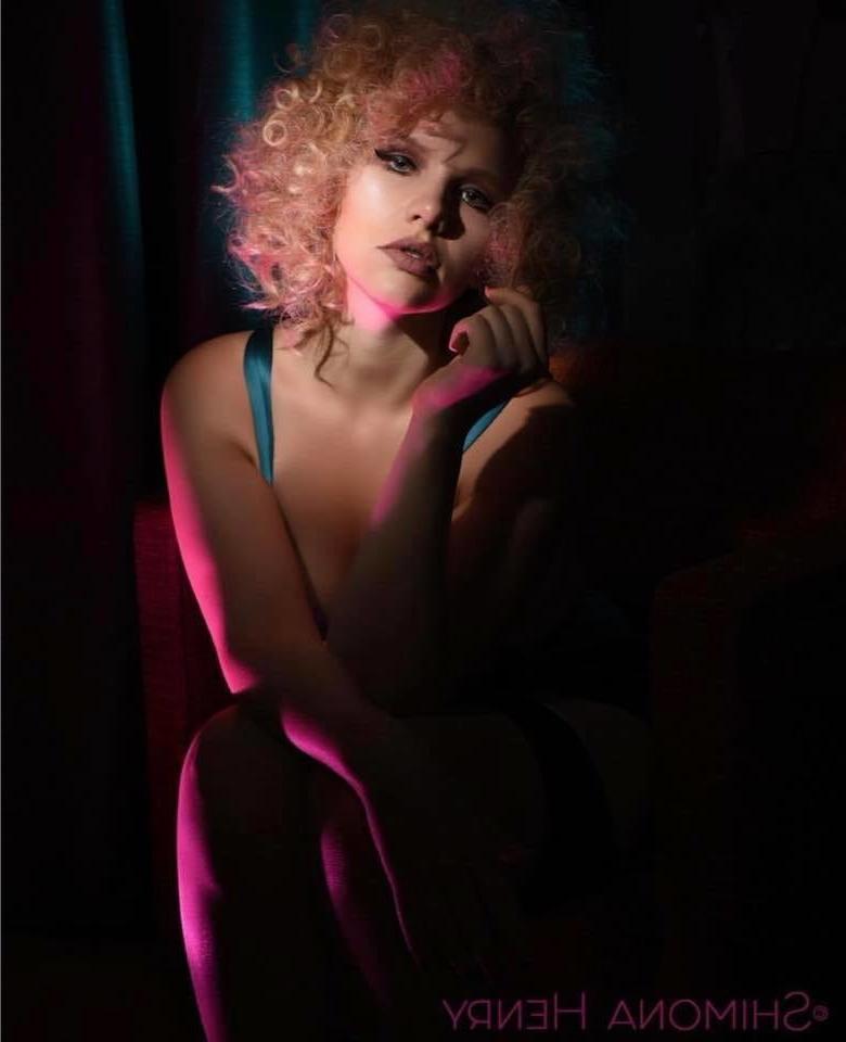 25P Fetish &amp; Lingerie 18