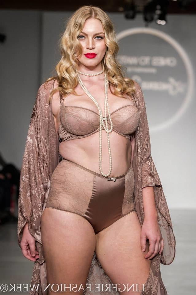 25P Fetish &amp; Lingerie 18