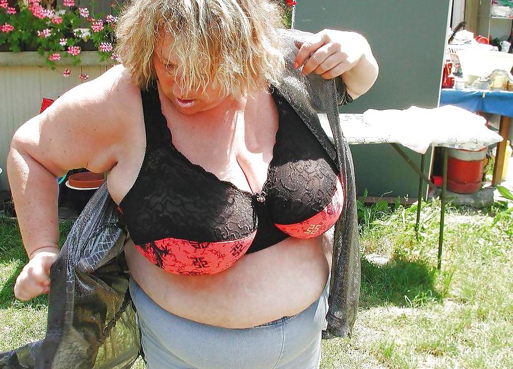 19P Hot bikini granny bbw