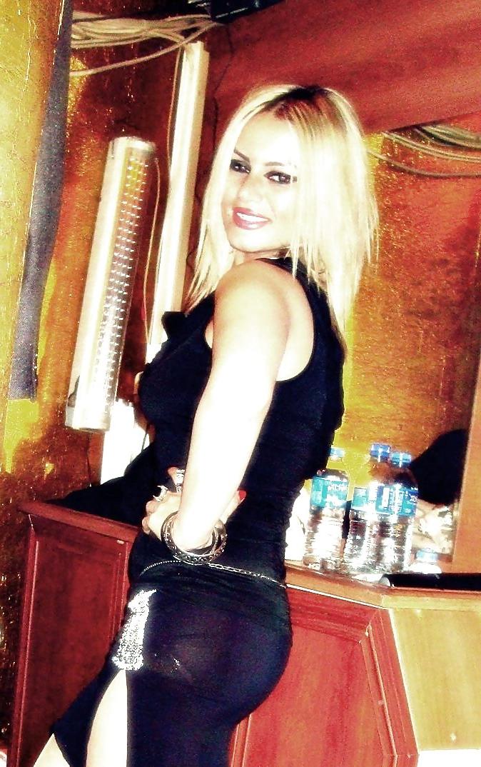 21P Turkish sexy Blonde amateur singer
