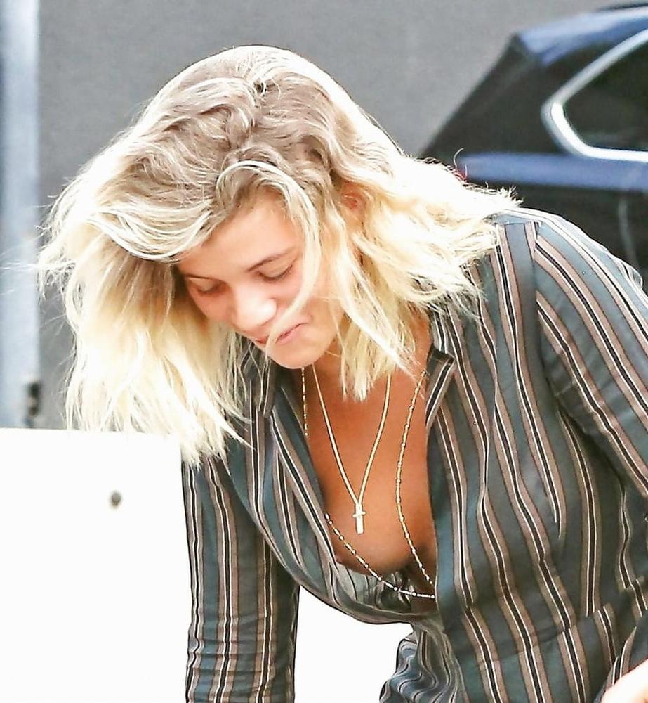 25P Cleavage Downblouse  &amp; Nipple Peeks Collection Vol. 29