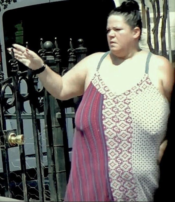 20P Mature ladies braless cleavage pokies 128