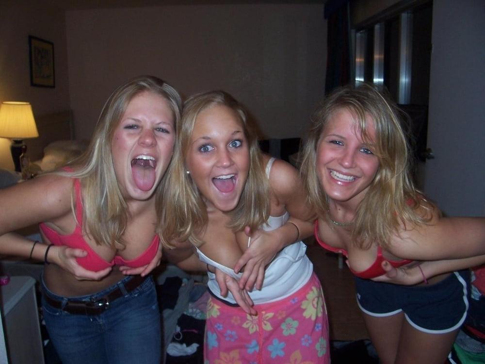 25P Cleavage Downblouse  &amp; Nipple Peeks Collection Vol. 103