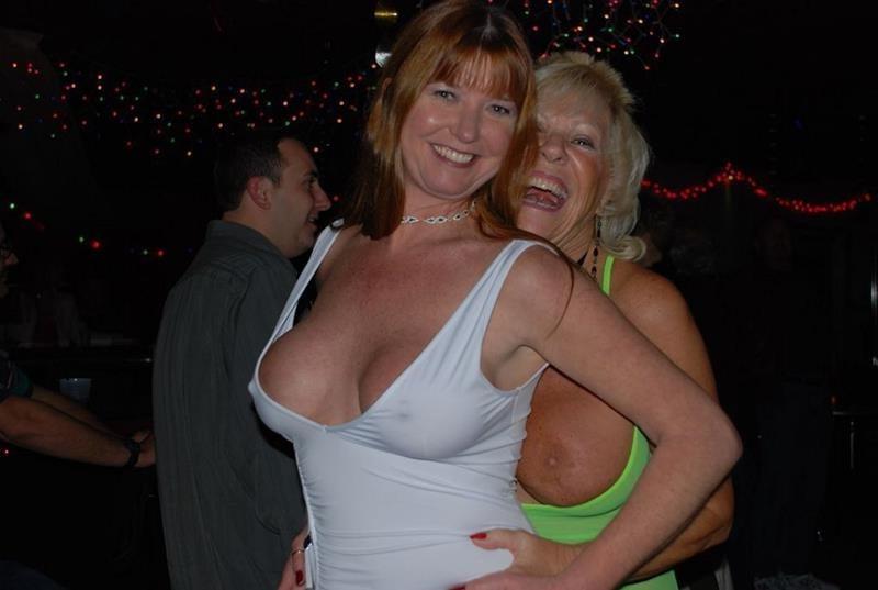25P Cleavage Downblouse  &amp; Nipple Peeks Collection Vol. 23
