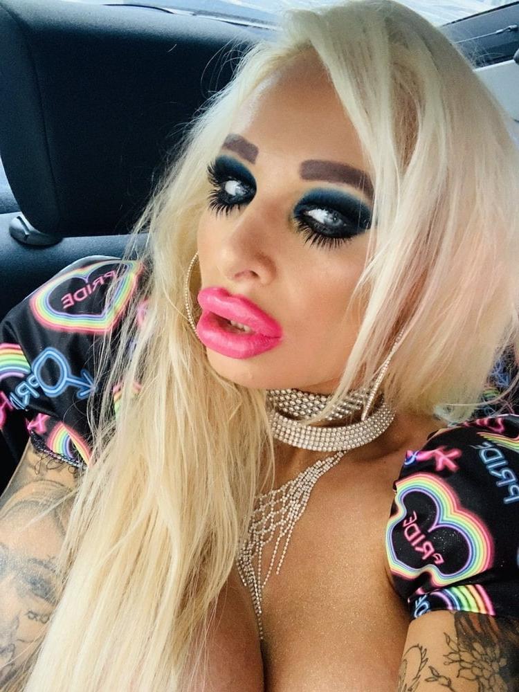 25P Makeup fetish 66