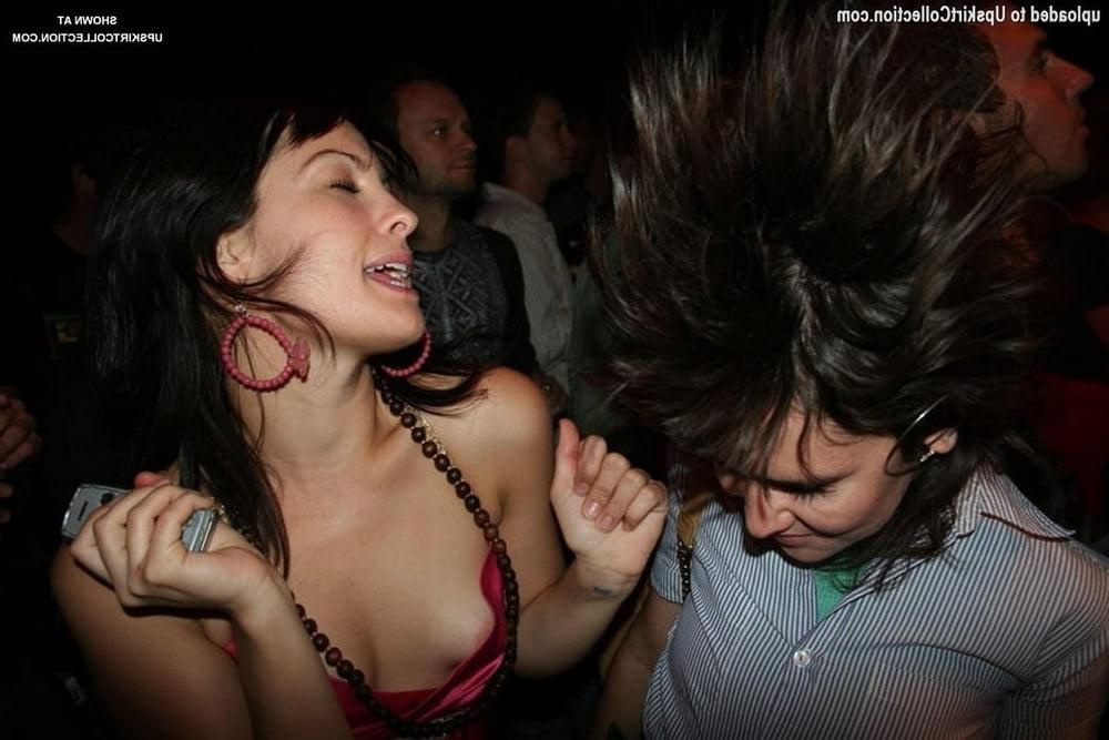 25P Cleavage Downblouse  &amp; Nipple Peeks Collection Vol. 50