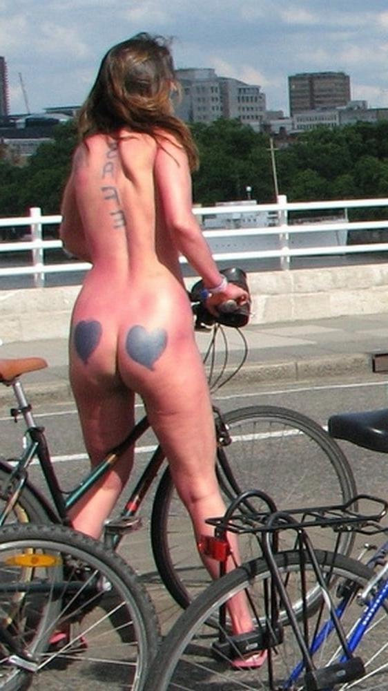 10P Red Body Paint London 2009 WNBR (word naked bike ride)