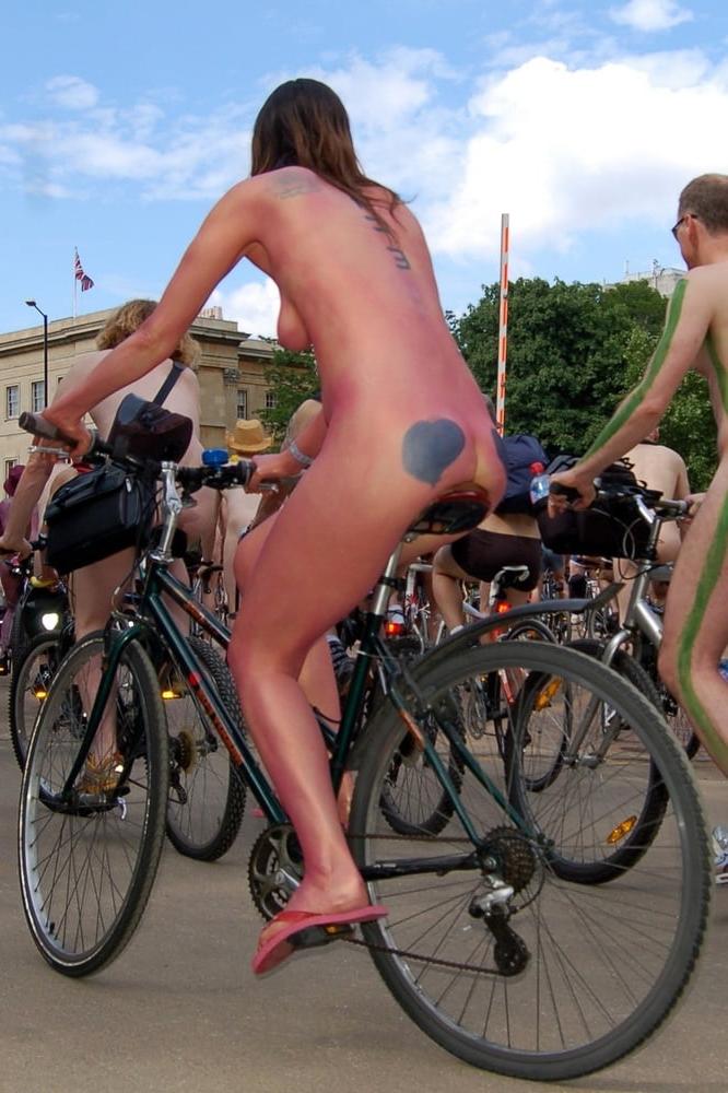 10P Red Body Paint London 2009 WNBR (word naked bike ride)
