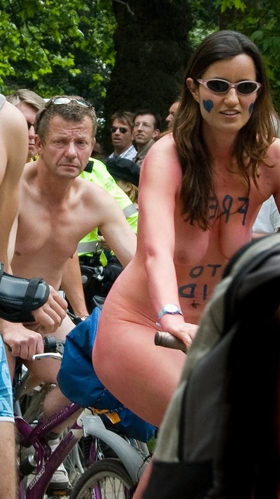 10P Red Body Paint London 2009 WNBR (word naked bike ride)