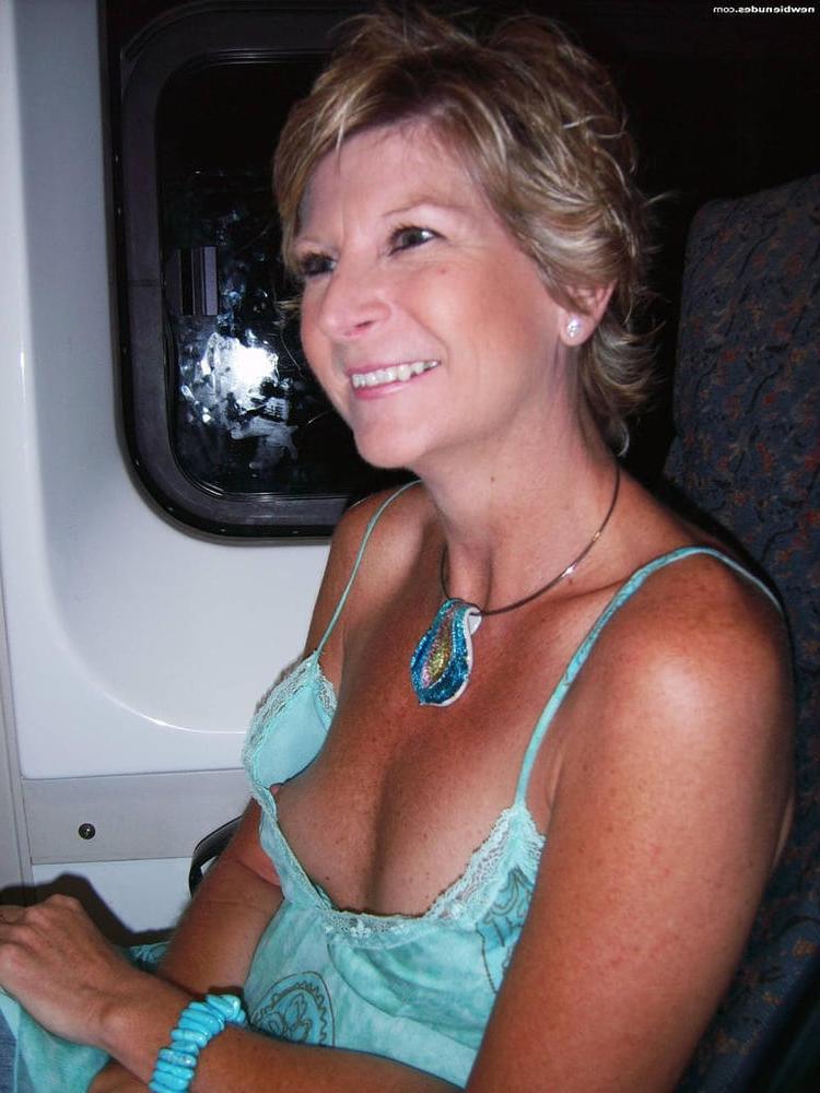25P Cleavage Downblouse  &amp; Nipple Peeks Collection Vol. 97