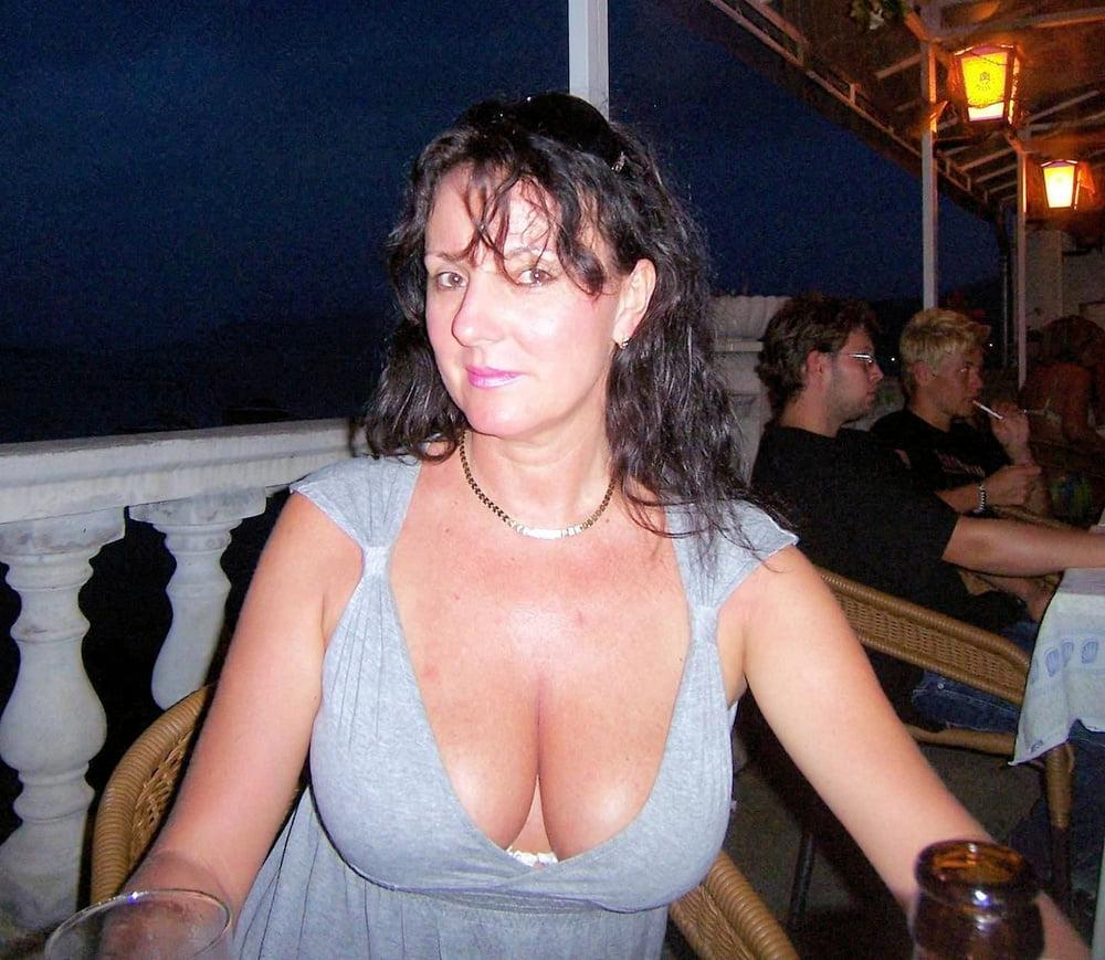 25P Cleavage Downblouse  &amp; Nipple Peeks Collection Vol. 82