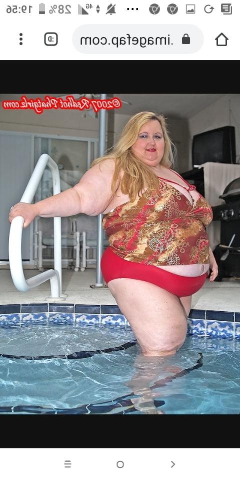 25P Hoodyman SSBBW 290 . Red mega Ssbbw .