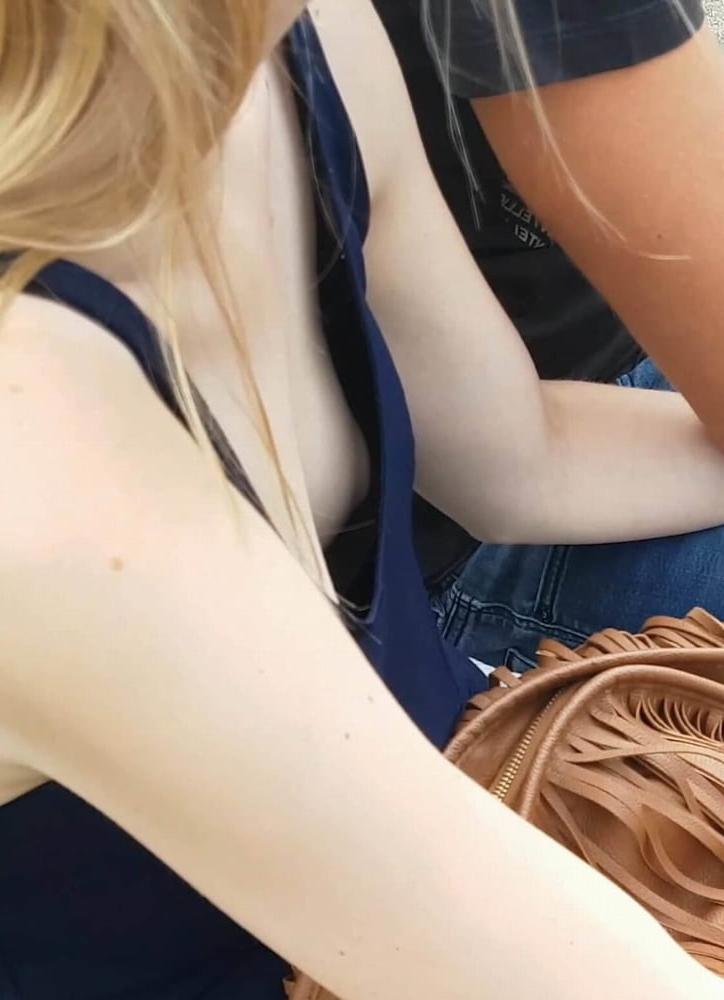 25P Cleavage Downblouse  &amp; Nipple Peeks Collection Vol. 31