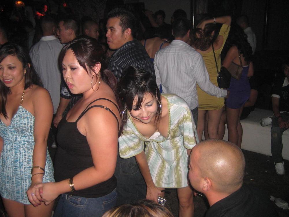 25P Cleavage Downblouse  &amp; Nipple Peeks Collection Vol. 31