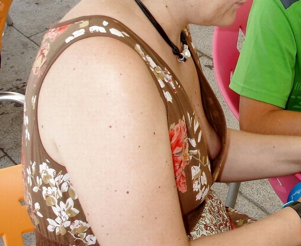 25P Cleavage Downblouse  &amp; Nipple Peeks Collection Vol. 42