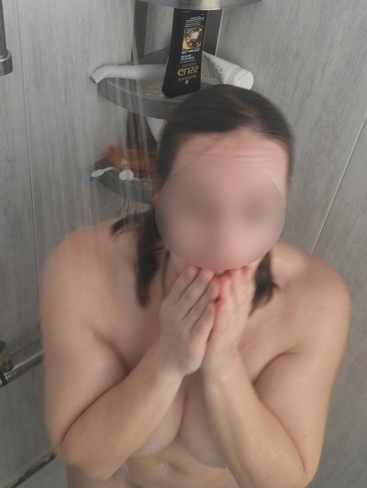 25P big tits shower 3
