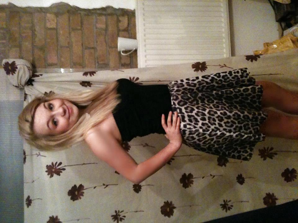 4P Blonde british girl