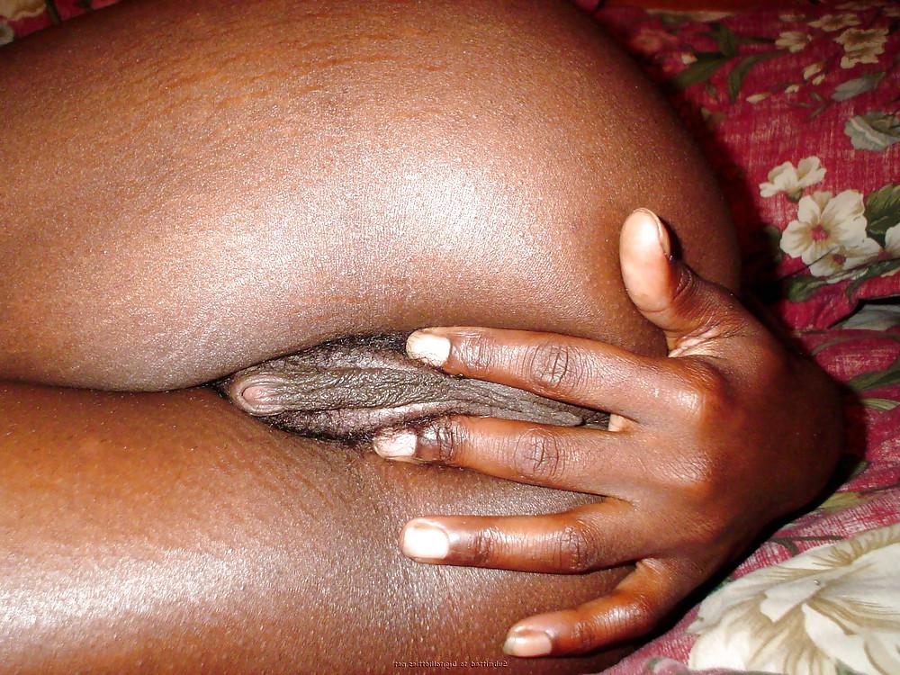 25P BLACK WHORE WITH A NICE CUNT
