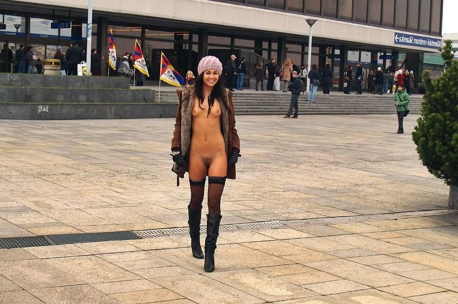 25P Nude and Horny in Public - Session 5