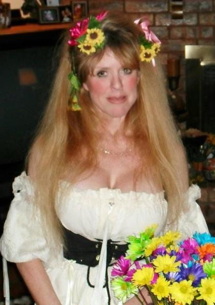 20P Mature ladies braless cleavage pokies 127