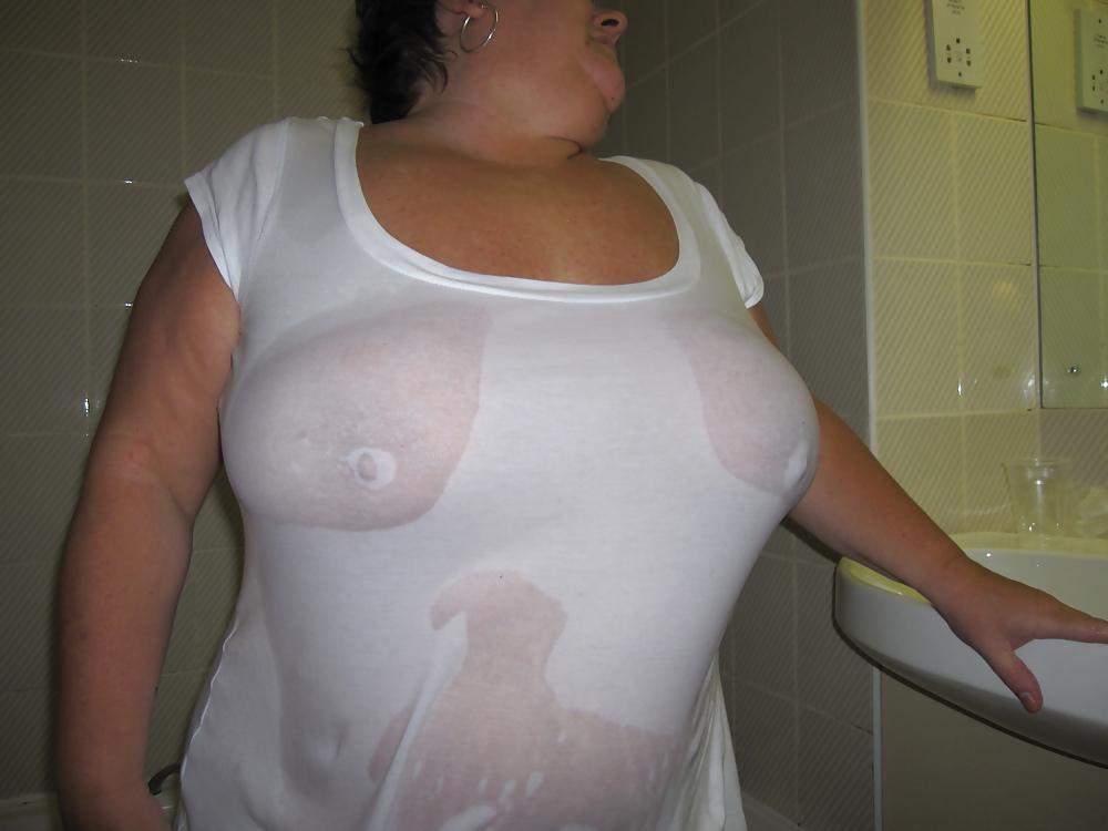 7P Bbw wet tshirt contest