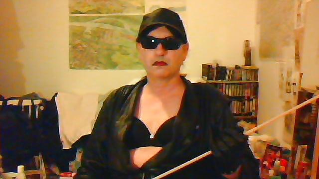 25P Transvestite Domina Madame Crudelitas