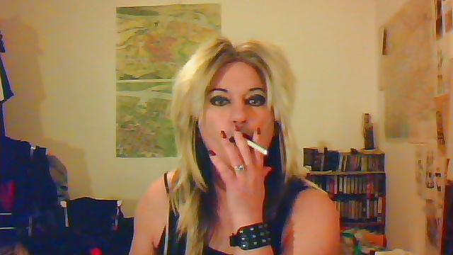 25P Transvestite Domina Madame Crudelitas