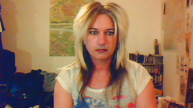 25P Transvestite Domina Madame Crudelitas