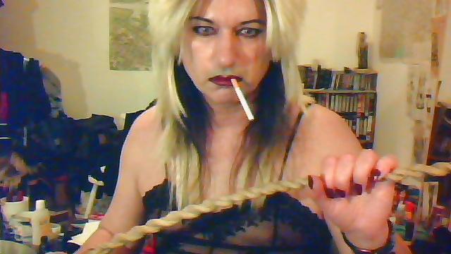 25P Transvestite Domina Madame Crudelitas