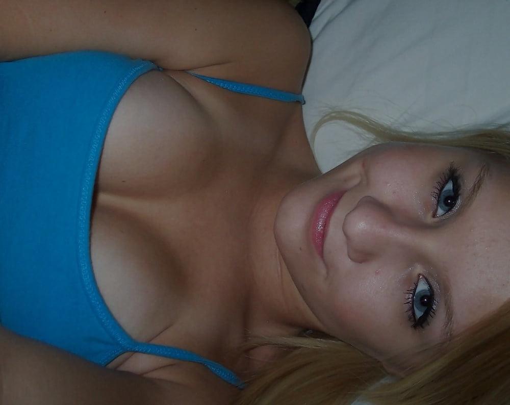 25P CLEAVAGE VALLEY ( V )  FAV VIEWS