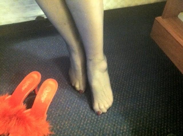 25P Foot fetish