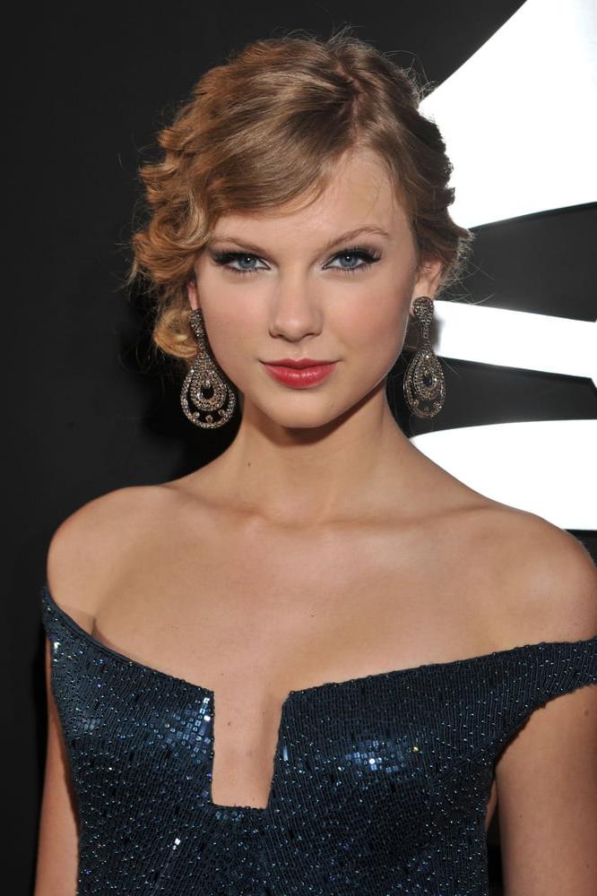 24P Gorgeous Taylor - 2010