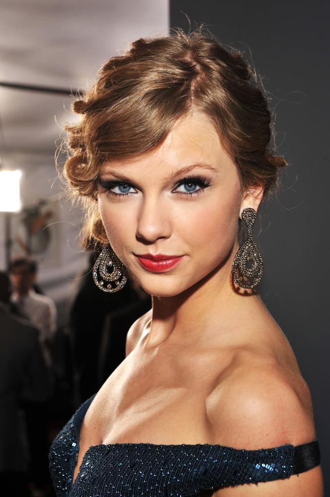 24P Gorgeous Taylor - 2010