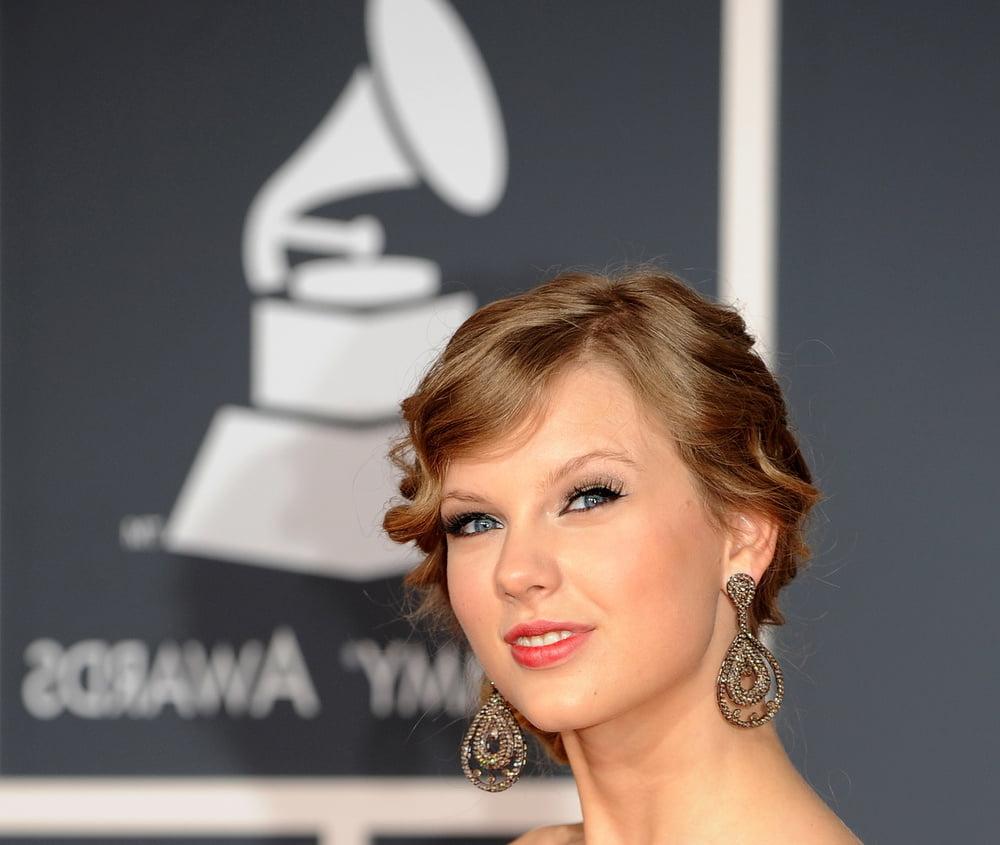 24P Gorgeous Taylor - 2010