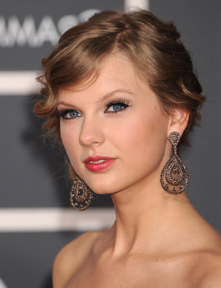 24P Gorgeous Taylor - 2010