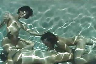 7P Underwater sex