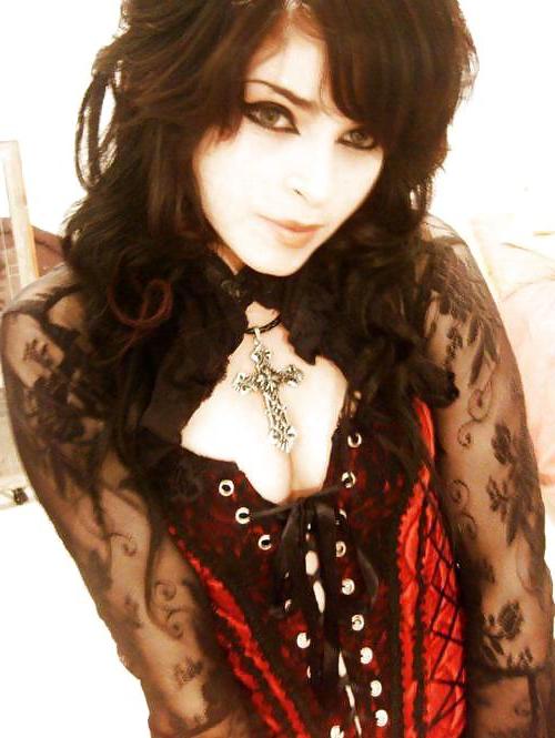 22P Gothic Beauty