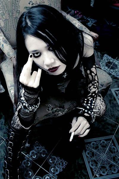 22P Gothic Beauty