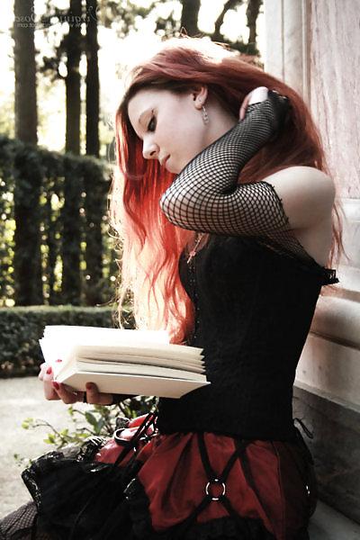 22P Gothic Beauty