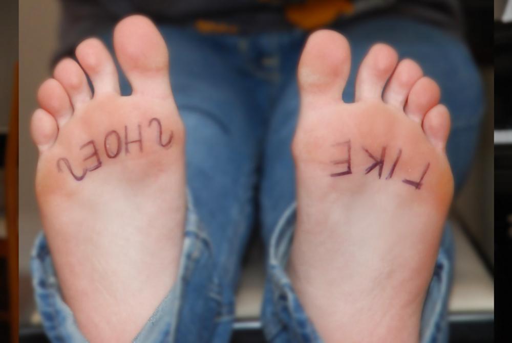 18P Feet, Socks & Shoes  =)