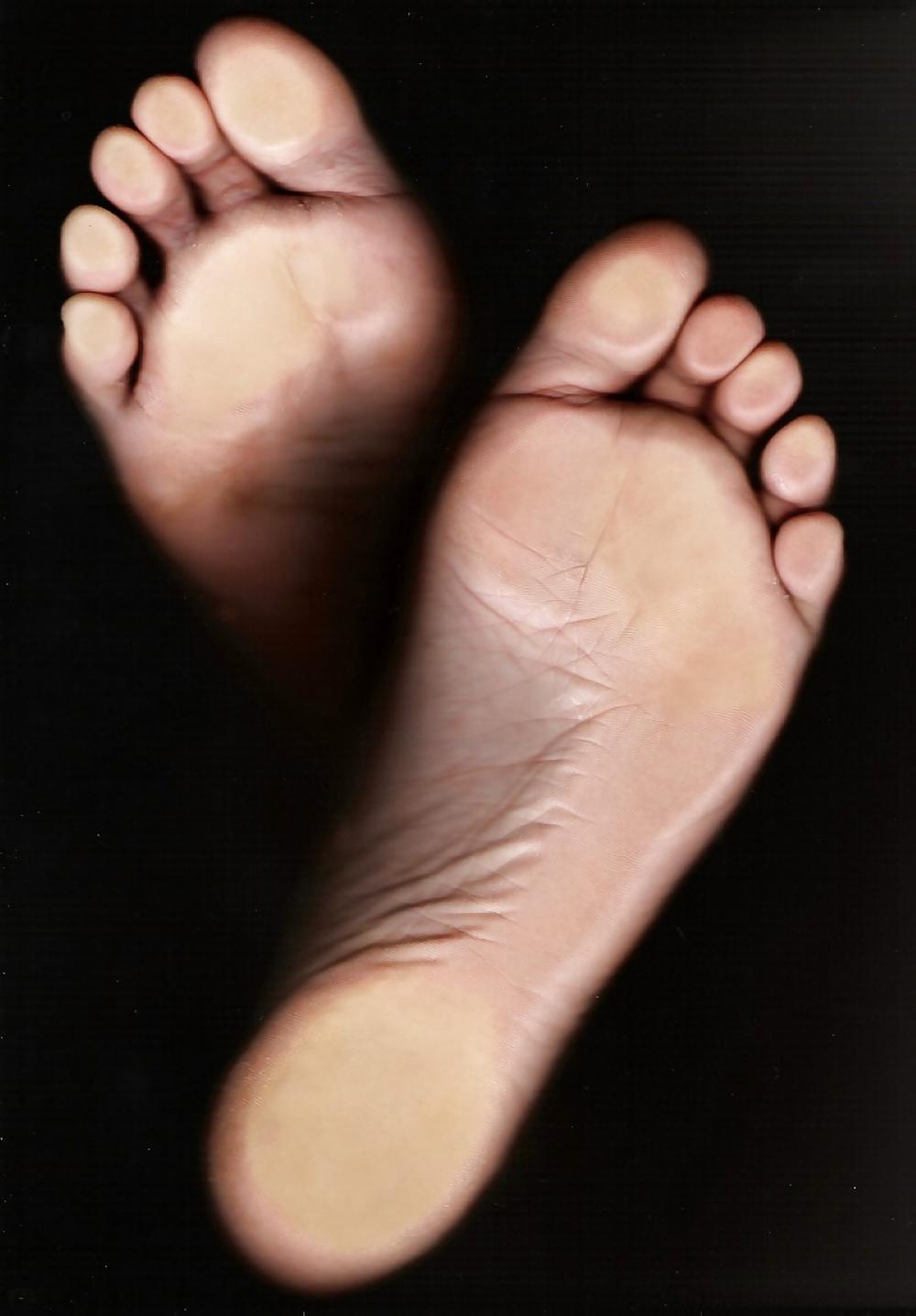 18P Feet, Socks & Shoes  =)