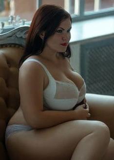 25P Naughty MILFS