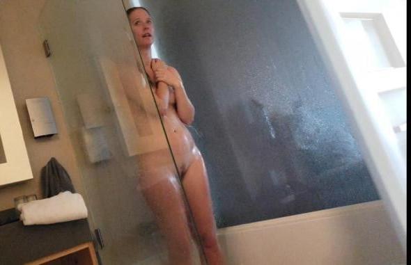 25P Amateur matures in shower 2