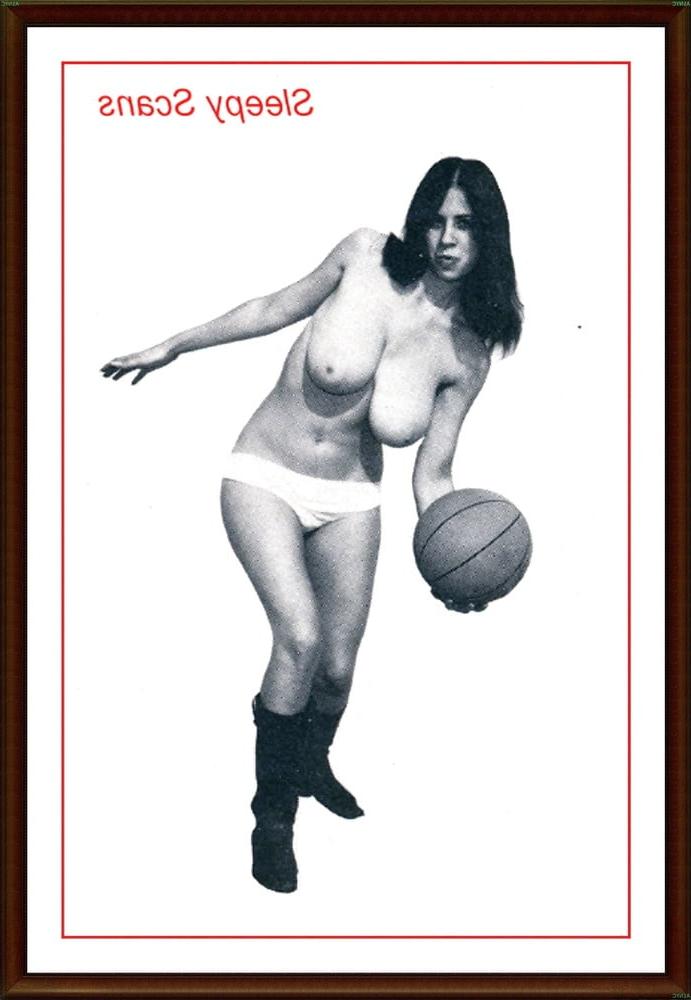 25P A1NYC Vintage Retro Woman