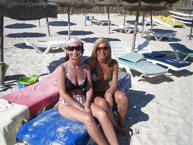 10P Who do you like to fuck the blond dutch milf or the dark 