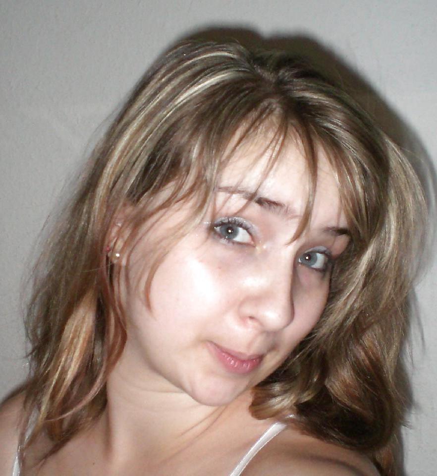 23P Jenna a slightly weird but naked chick