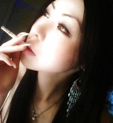 25P Rauchende asiatische schoenheiten - smoking fetish asian 2